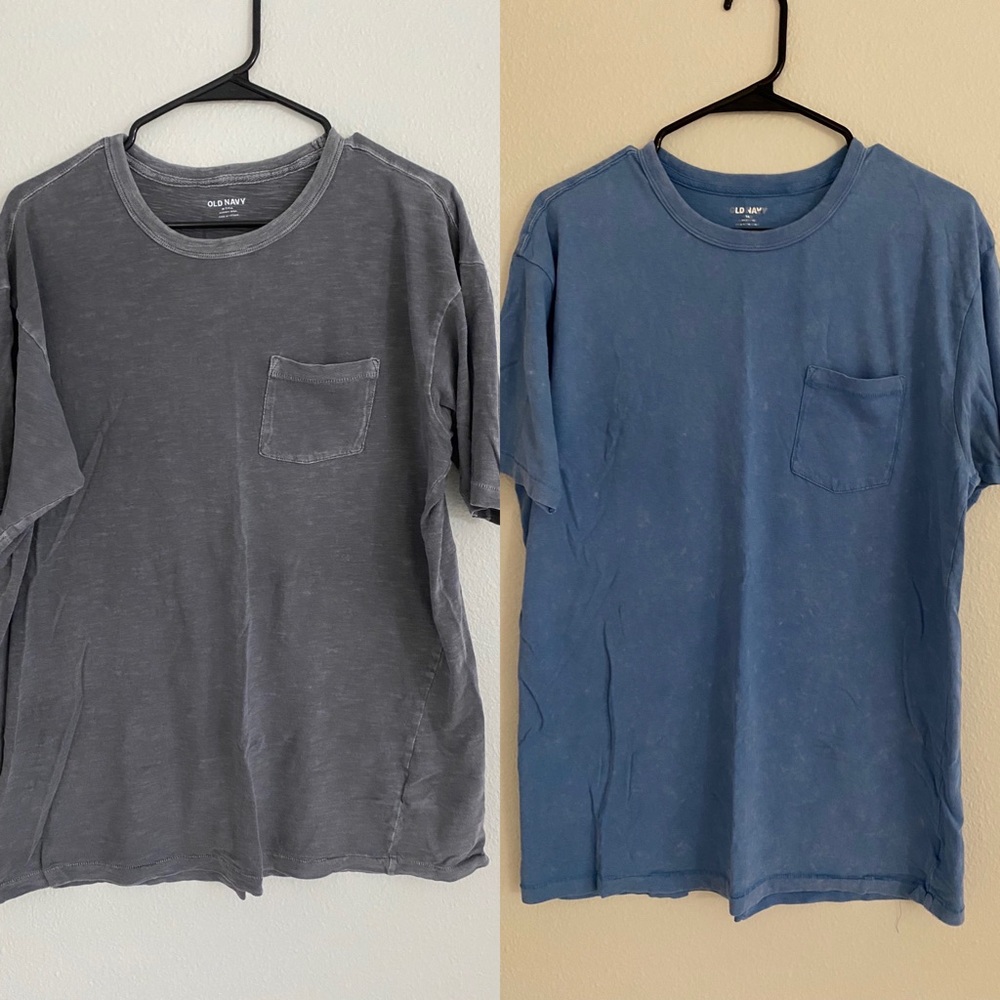 Bundle of 2 unisex, acid wash pocket tee shirts from old navy, excellent condit